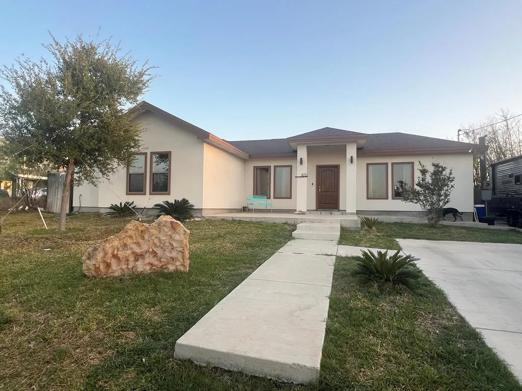 632 Wildwood, Eagle Pass, TX 78852